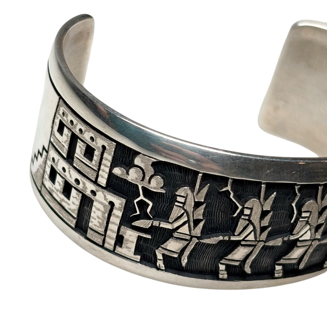 Hopi BENNETT KAGENVEMA overlay silver bangle “Kachina”