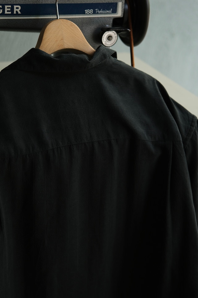 Utah/ 90's "PERRY ELLIS" geometric all silk open collar short-sleeve shirt