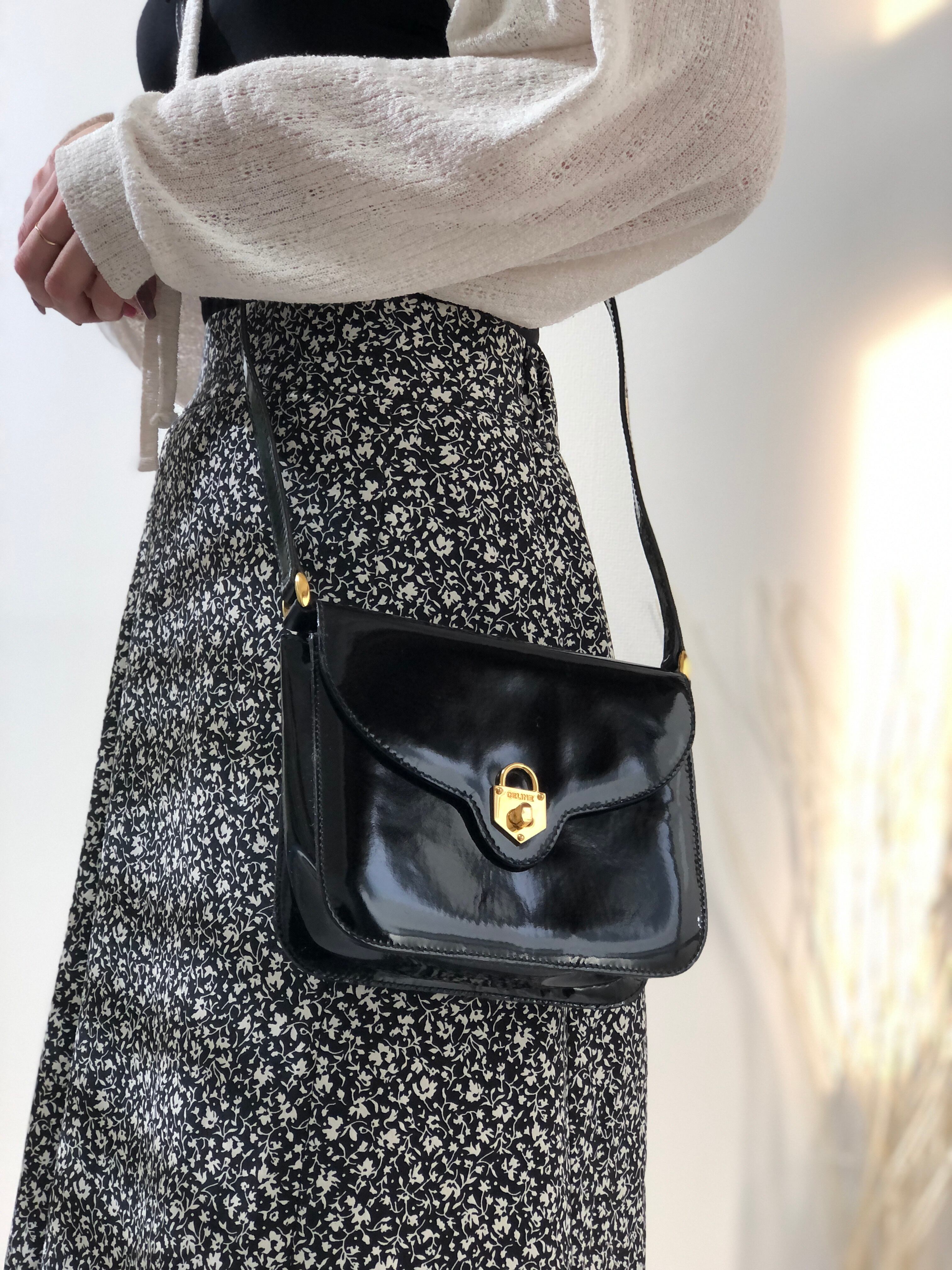 CELINE セリーヌ カデナ ターンロック ロゴ エナメル パテント クロス