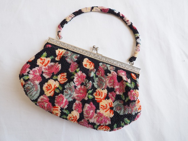 JAPAN? ~1990’s Vintage Floral Bead Purse