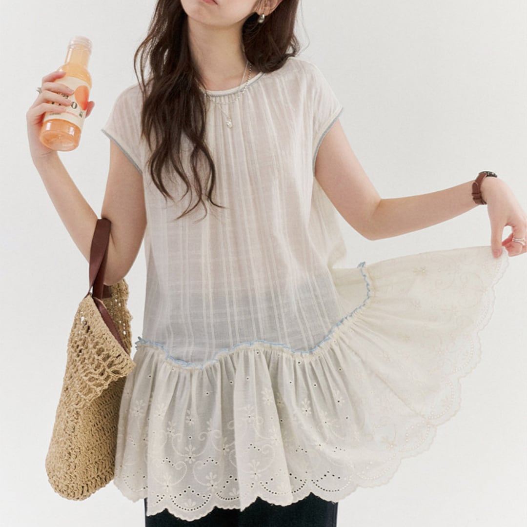lace hem gathered blouse