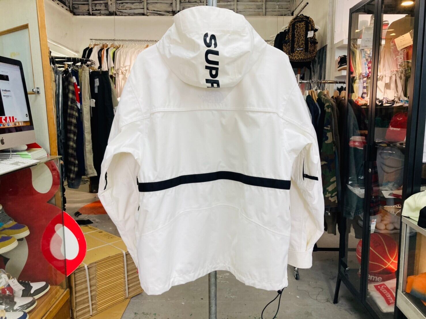 SUPREME × THE NORTH FACE STEEP TECH JACKET WHITE MEDIUM SUPREME × THE NORTH FACE STEEP TECH JACKET WHITE MEDIUM