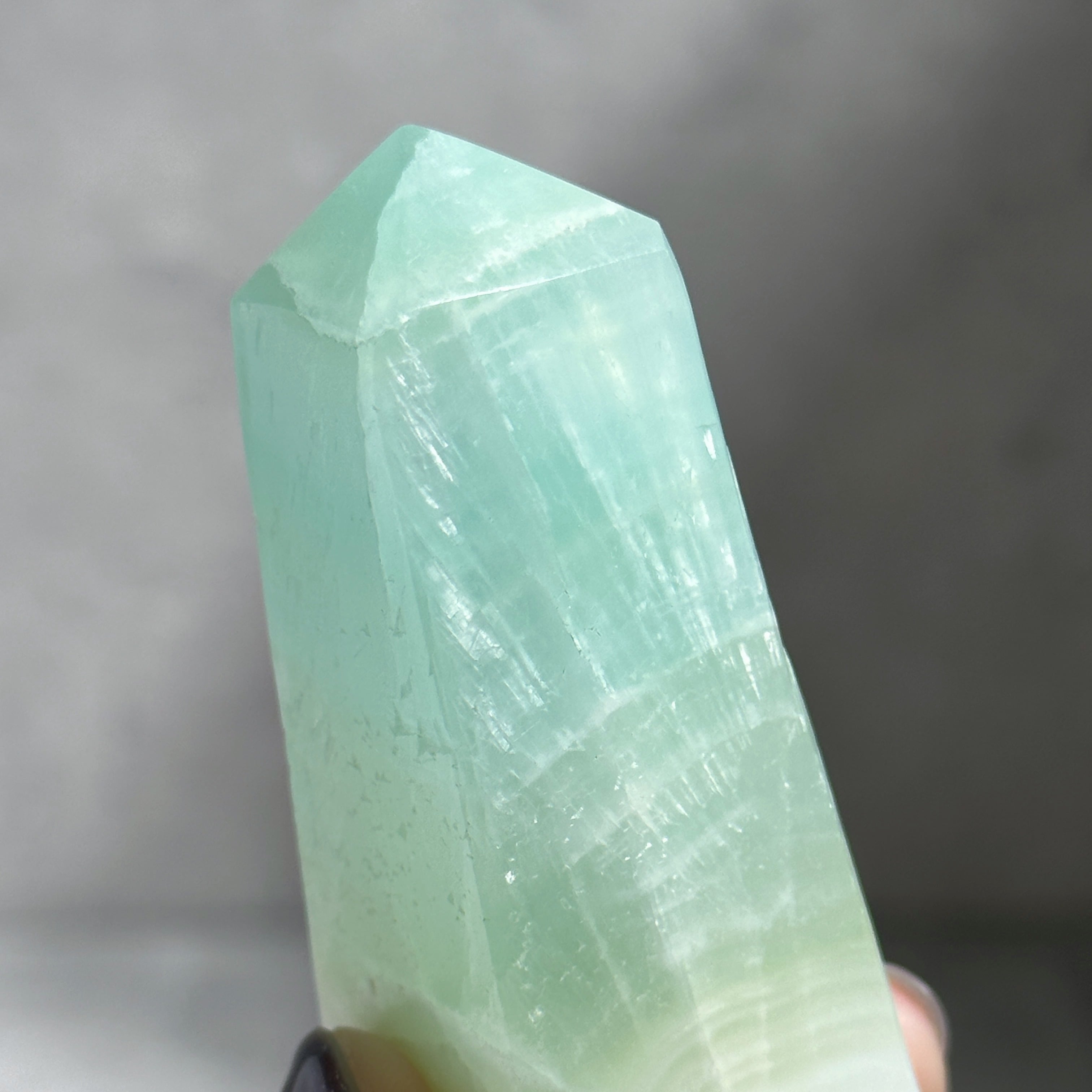ピスタチオカルサイト タワー94◇Pistachio Calcite◇天然石・鉱物