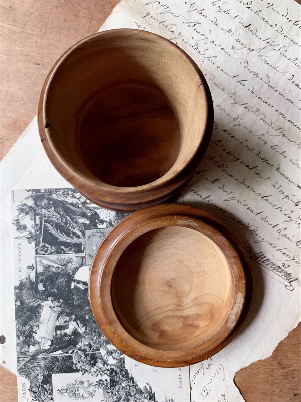 モシュリンヌ Mauchline 木箱 円柱型 丸型 ミモザとスミレ | Brocante