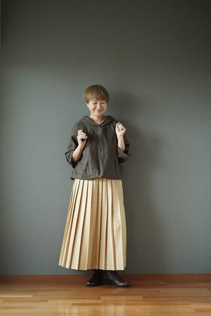 スイングプリーツスカート（カスタード）