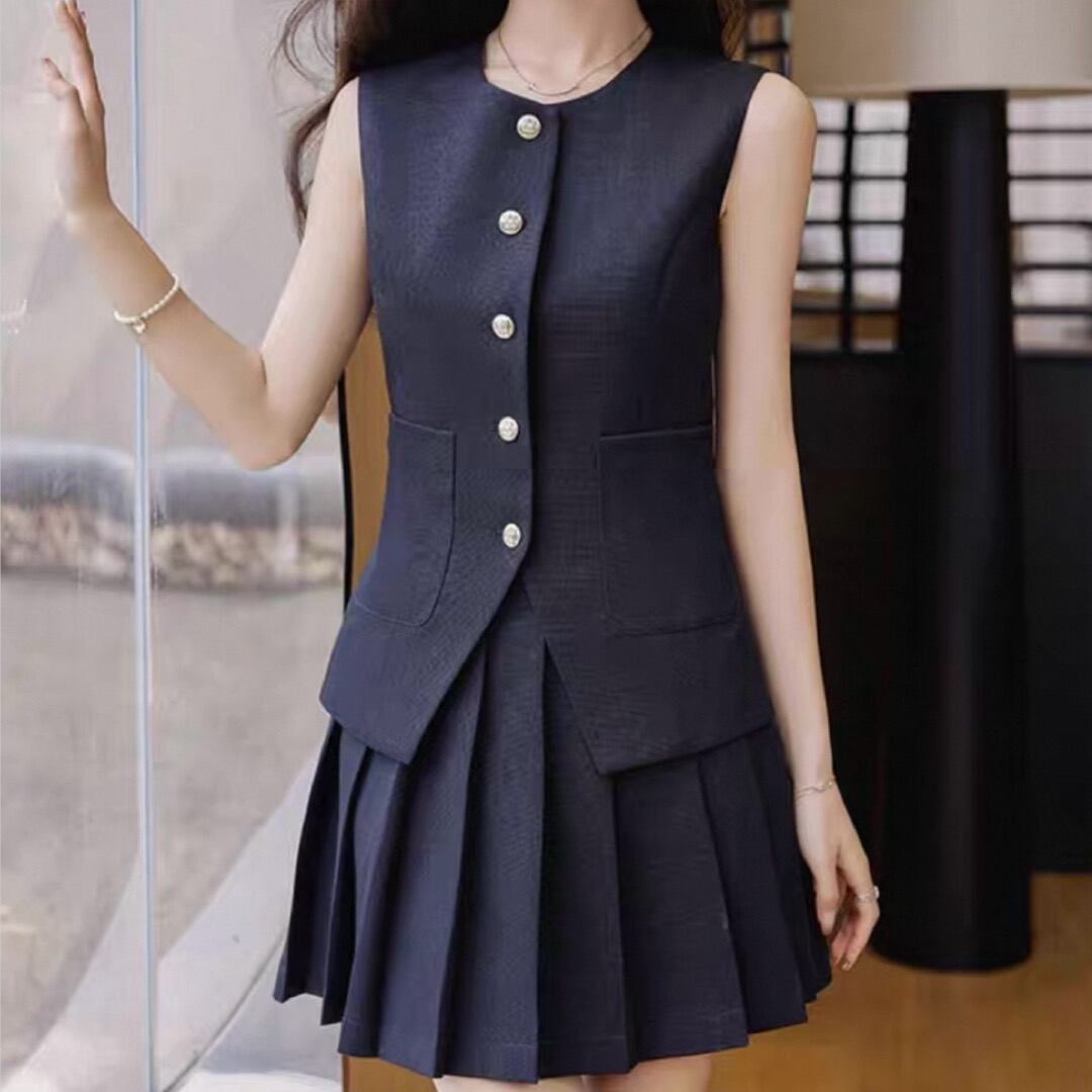 Sleeveless gold button best and pleats mini skirt 00172