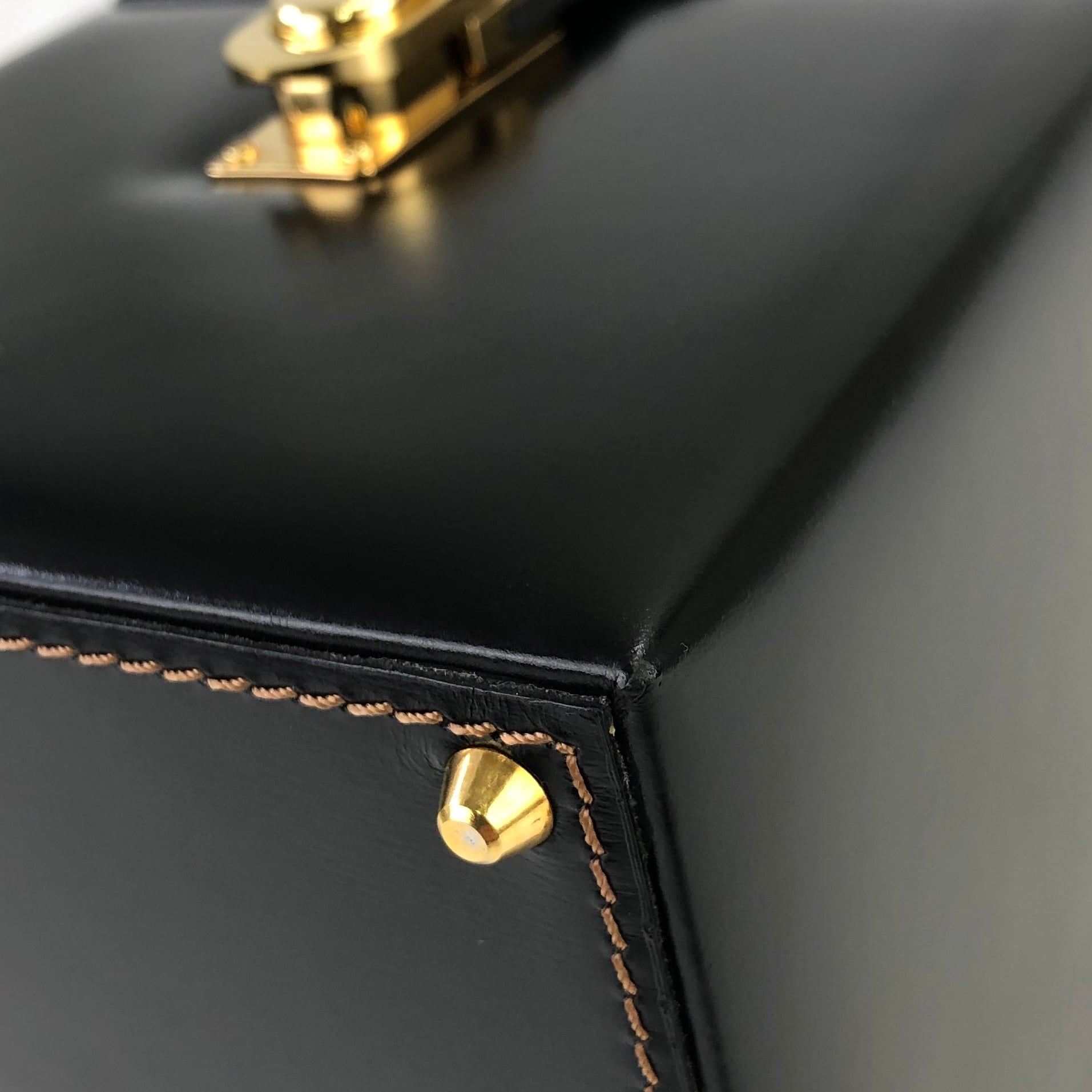 LOEWE ロエベ アナグラム ロゴ フロントロック レザー ミニ LOEWE ロエベ アナグラム ロゴ フロントロック レザー ミニ