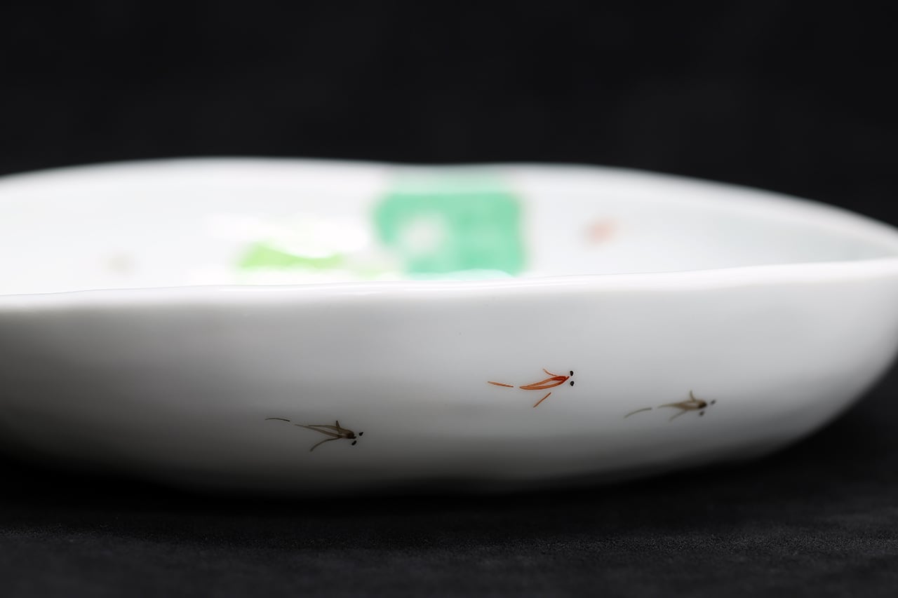 うつわ藍水 ｜ 盛鉢（約20㎝） メダカ ｜ 波佐見焼 | にっこう生活館