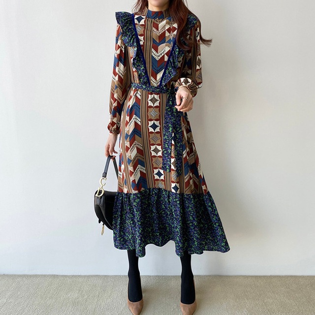 ワンピース レディース 送料無料 ２色 シフォンワンピース フレアワンピース 長袖 ハイネック パフスリーブ ランタンスリーブ ロングワンピース おしゃれ エレガント レトロ クラシカル ボヘミアン 花柄  パッチワーク スタイル 小顔見せ 着痩せ 体形カバー インスタ トレンド きれいめ フェミニン 大人かわいい フリル フレアスカート ドレープ とろみ感  旅行 デート お出かけ ナチュラル ハイウエスト フラワープリント ギャザー ガーリー キュート ブルー レッド ウエストリボン ウエストベルト