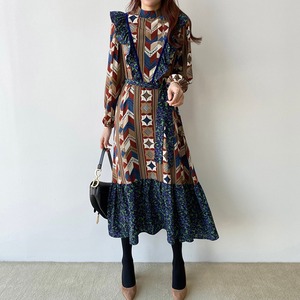 ワンピース レディース 送料無料 2色 シフォンワンピース フレアワンピース 長袖 ハイネック パフスリーブ ランタンスリーブ ロングワンピース おしゃれ エレガント レトロ クラシカル ボヘミアン 花柄 パッチワーク スタイル 小顔見せ 着痩せ 体形カバー インスタ トレンド きれいめ フェミニン 大人かわいい フリル フレアスカート ドレープ とろみ感 旅行 デート お出かけ ナチュラル ハイウエスト フラワープリント ギャザー ガーリー キュート ブルー レッド ウエストリボン ウエストベルト