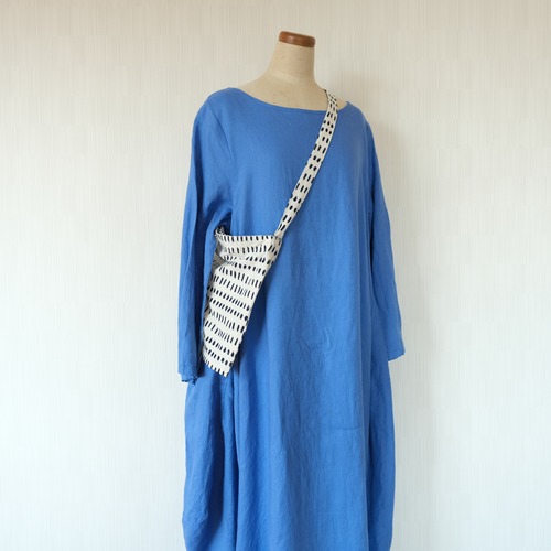 海のようなリネンワンピース