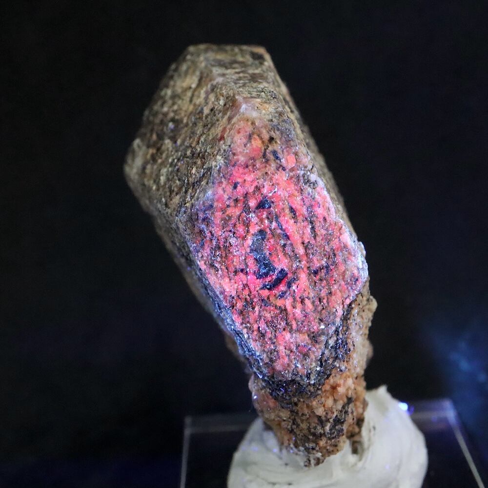 カリフォルア産 コランダム ルビー サファイア 原石 84.9g