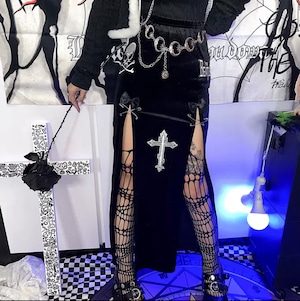 【予約】Y2K cross pin slit A-line skirt