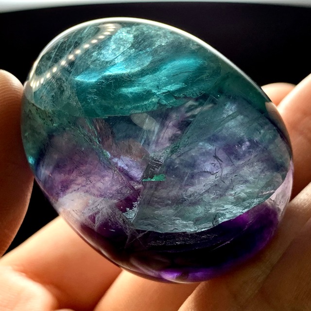 T53.透明度高め！美しい色合いフローライト たまご