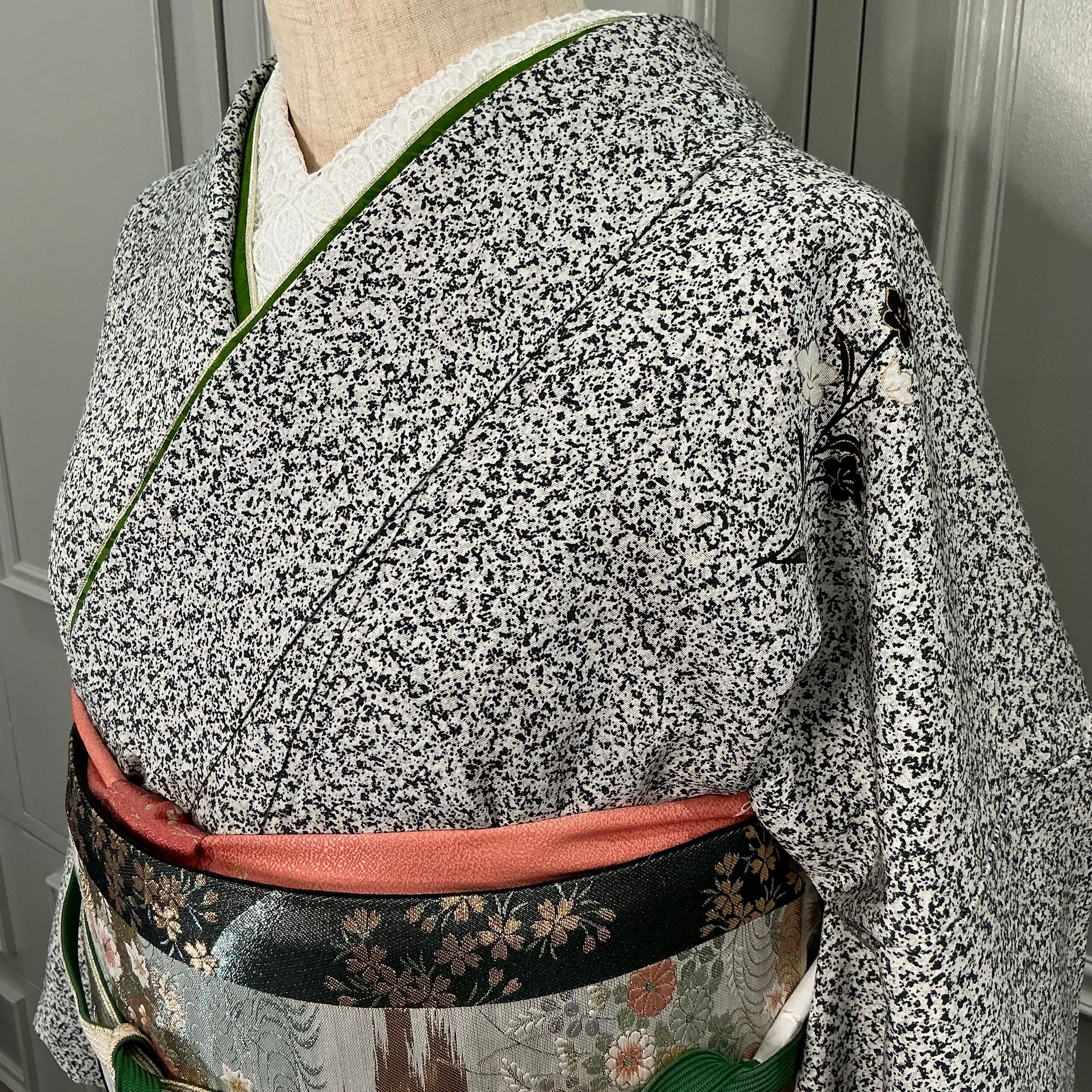 モノクロの秋草＊たたき染め 菊 桔梗 萩 白 墨黒 グレー ブラック 訪問