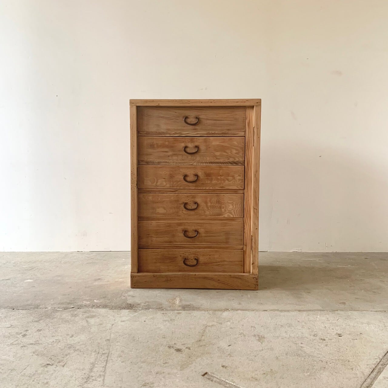 引き出し6杯　古家具　0700