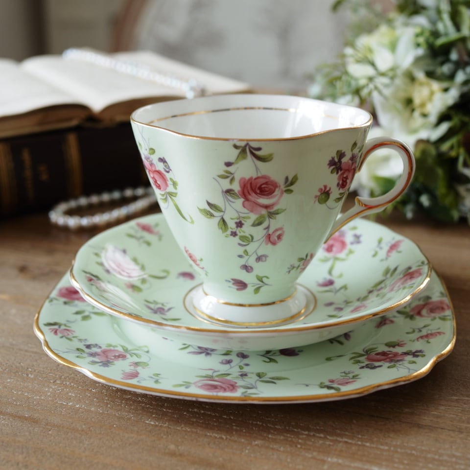 ブランド・メーカー”から探す | antique FEELPORT アンティーク食器の