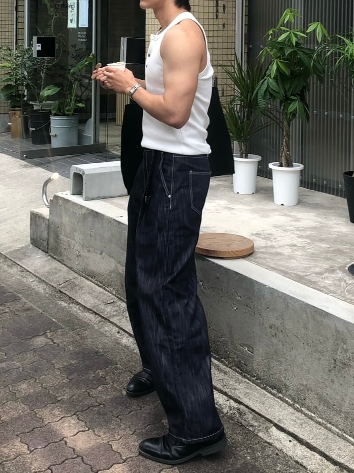 Non-Fade Indigo Tuck Semi Wide Jeans [Mid Blue] | 1AM