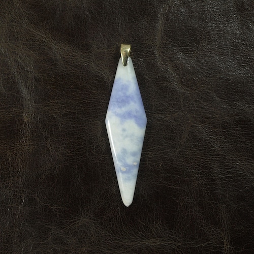 糸魚川翡翠 ラベンダー翡翠 菱形ペンダントトップ 3.0g  Itoigawa Lavender Jadeite pendant top