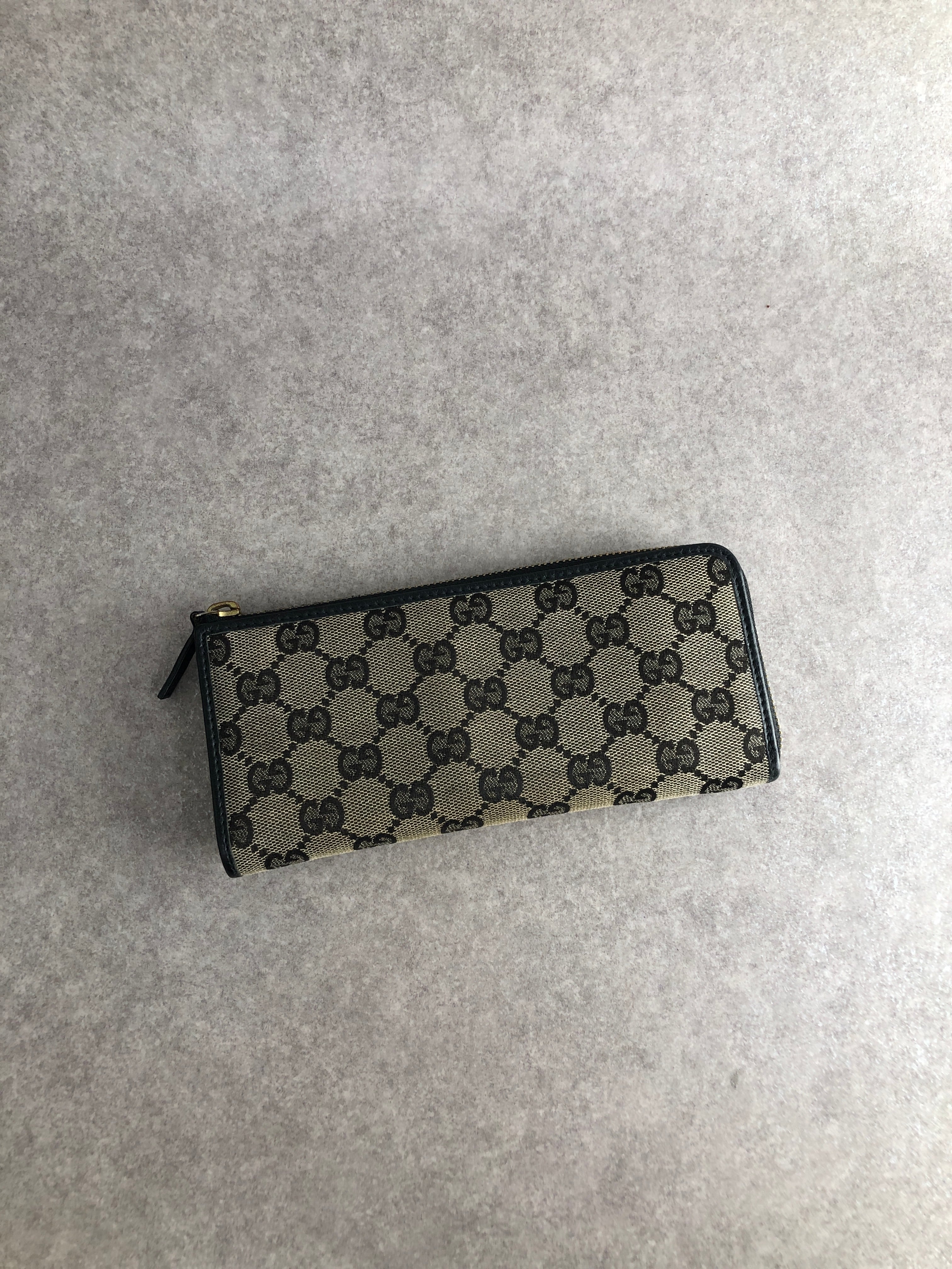 グッチ 長財布 GG柄 キャンバス ラウンドファスナー 黒×シルバー GUCCI グッチ GG 財布 ブラウン ラウンドファスナー キャンバス 長財布