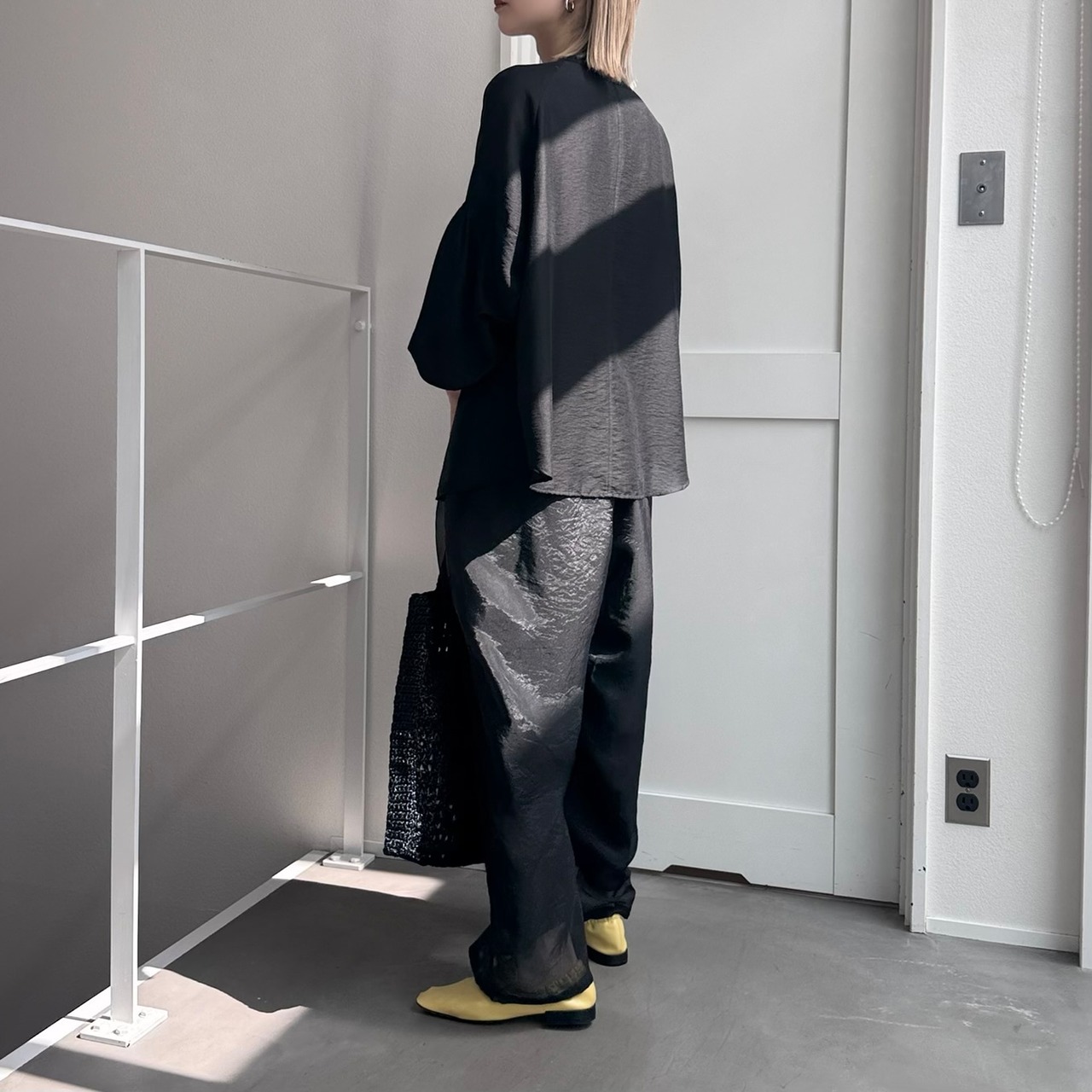 【受注予約：6月上旬入荷予定】スラブキーネックたぽ袖SH/ブラック