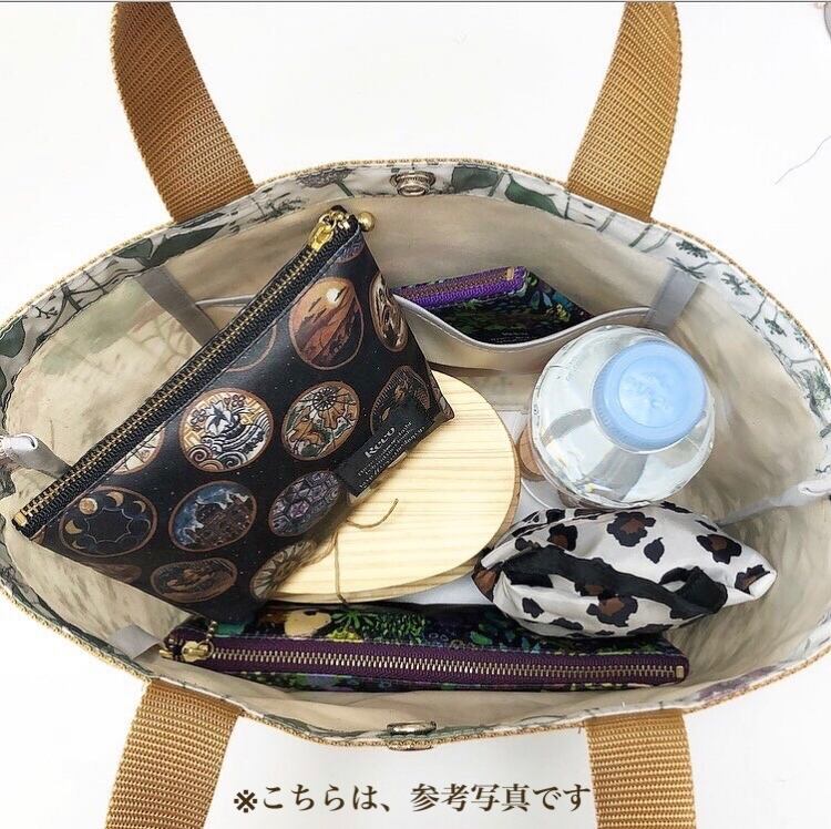 矢車草〈 リバティ アリスダブル 〉ラミネート・Ａ4紙袋型トートバッグ2点 矢車草様専用〈 リバティ アリスダブル 〉ラミネート・A4紙袋型トート