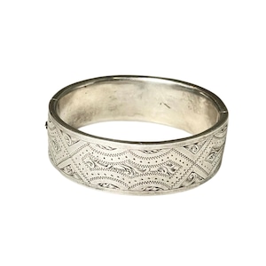 antique engraved silver hinge bangle