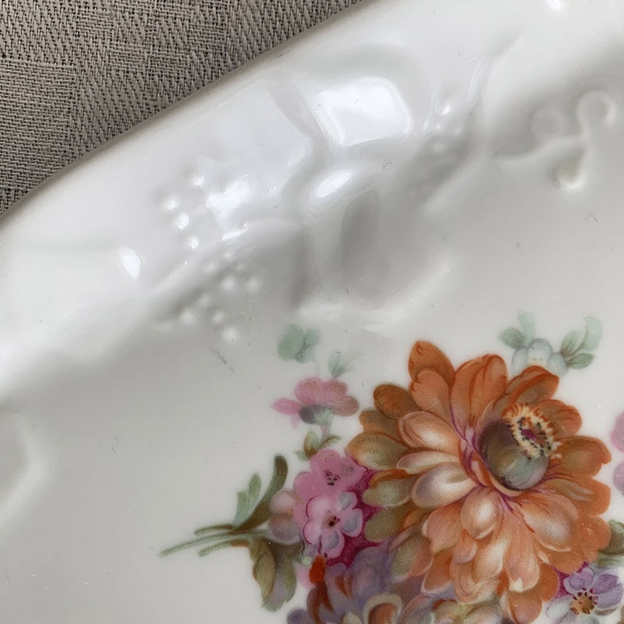 ケーキ皿　長皿　レクタングル　白磁花柄　モールド　CNP　 12TWcn68