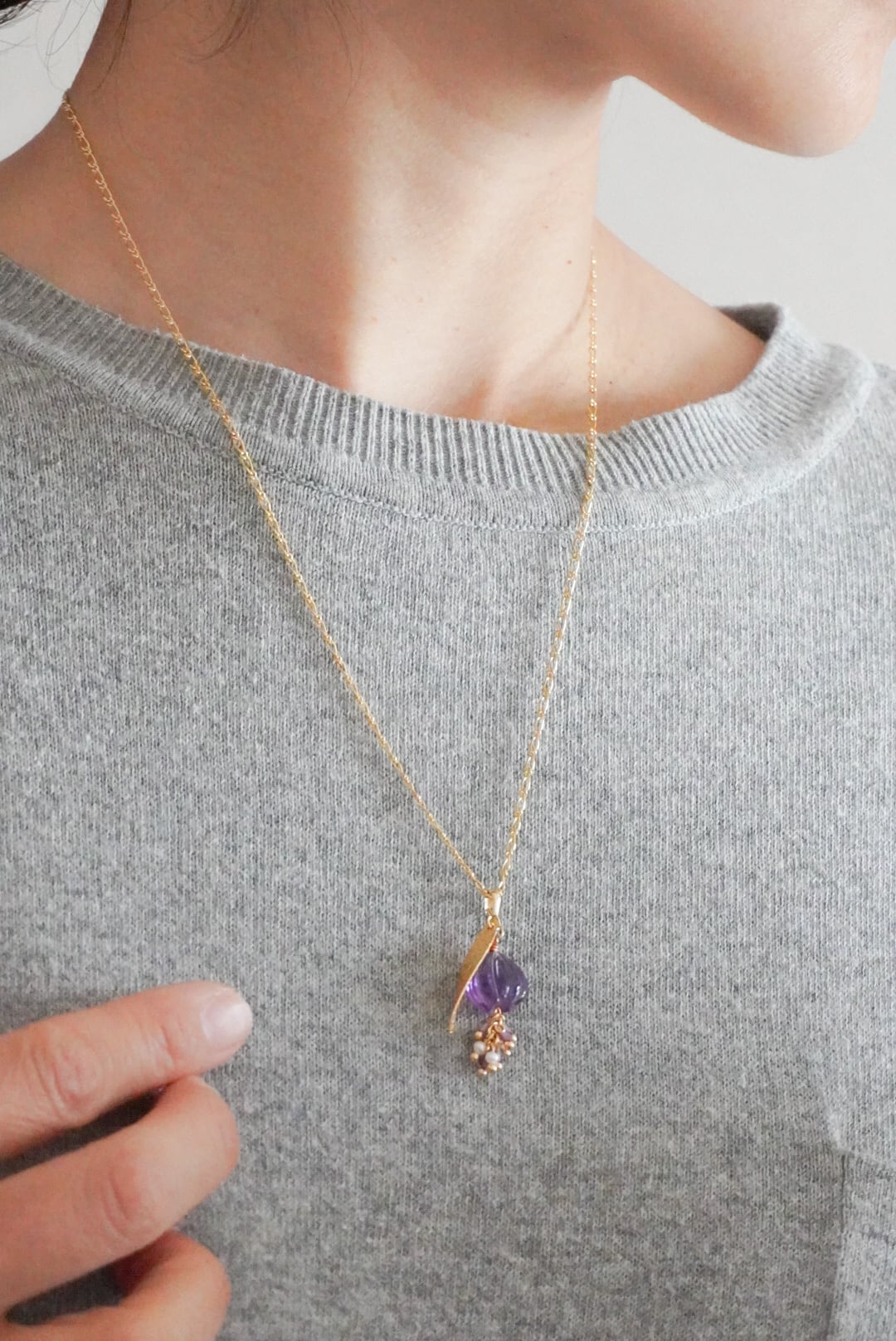 幻想的な妖精の花ブルーベル 天然石ネックレス | shaha