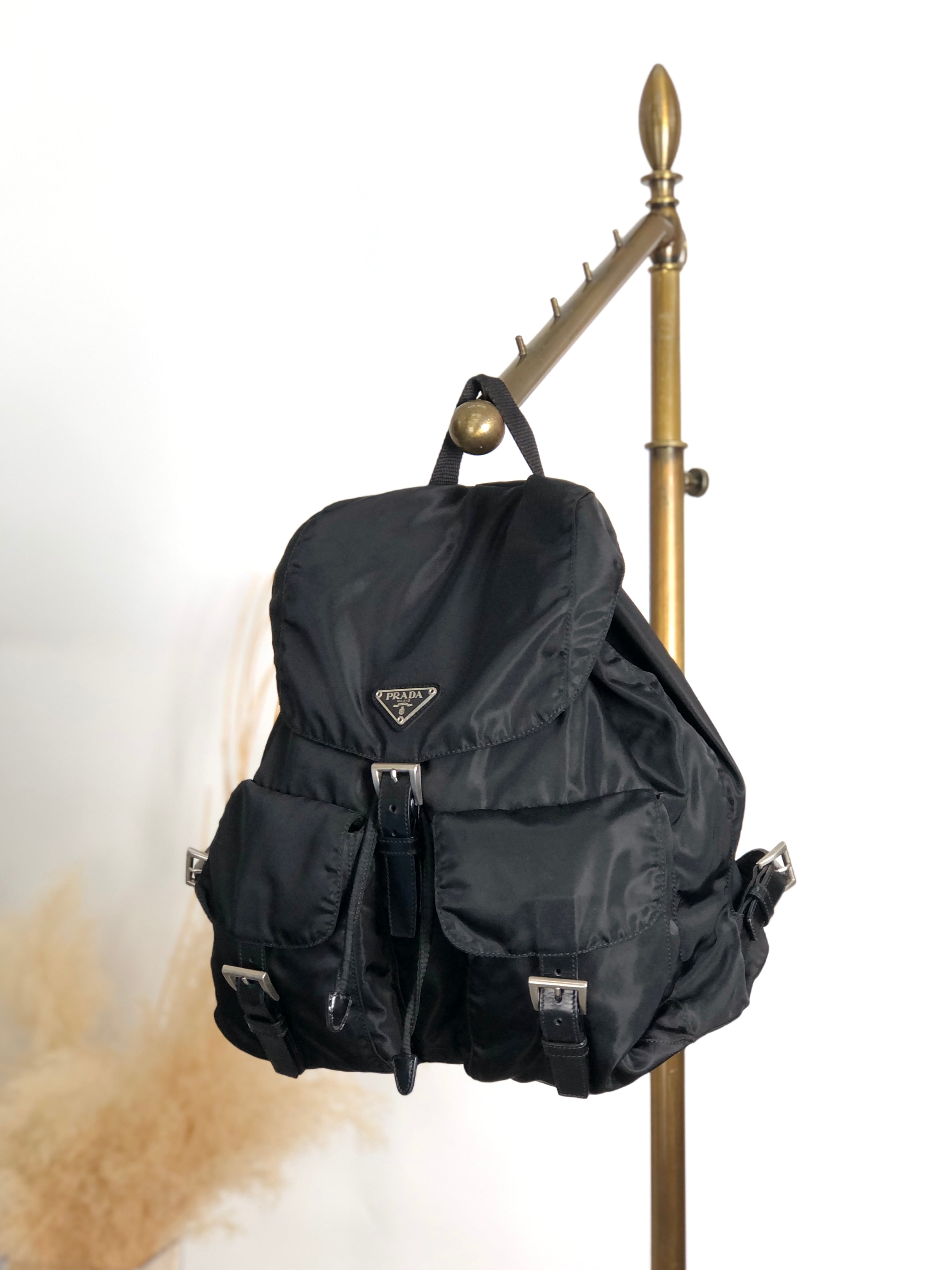 PRADA プラダ バックパック ブラック トライアングルロゴ フロントバックル ナイロン ダブルポケット リュック vintage ヴィンテージ オールド mkvbvj