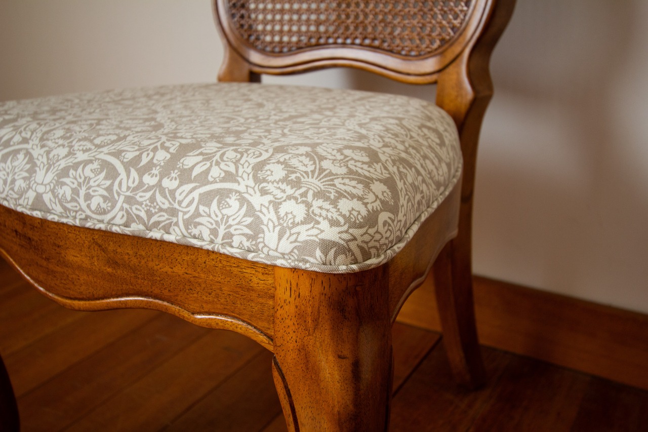 【4脚セット】背中をまるっと包み込む、MUNIサスティナブルクラフトチェア。　籐/アンティークチェア/ハイバック