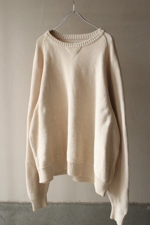 1990’s Willis&Geiger front v stitch cotton knit . size xlarge .