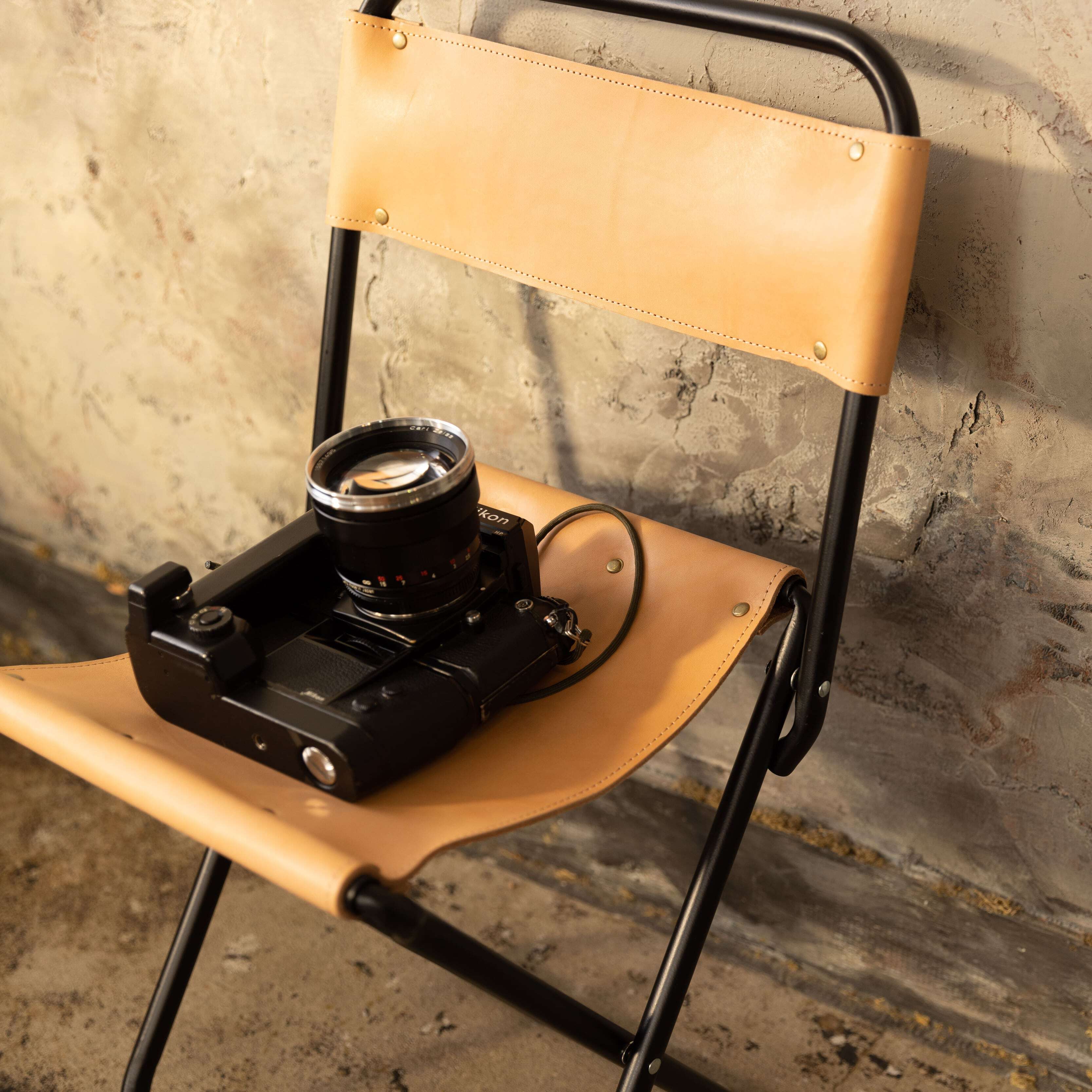 置くだけでお洒落な椅子「本革ミニチェア」 | 「Japan Made屋」公式