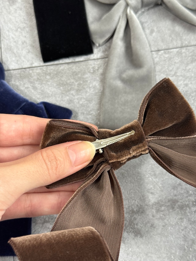 triangle velvet ribbon bag medium 《butter yellow》