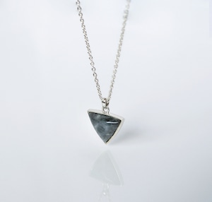 HISUI 'SANPO'  / Necklace (Dark Grey)