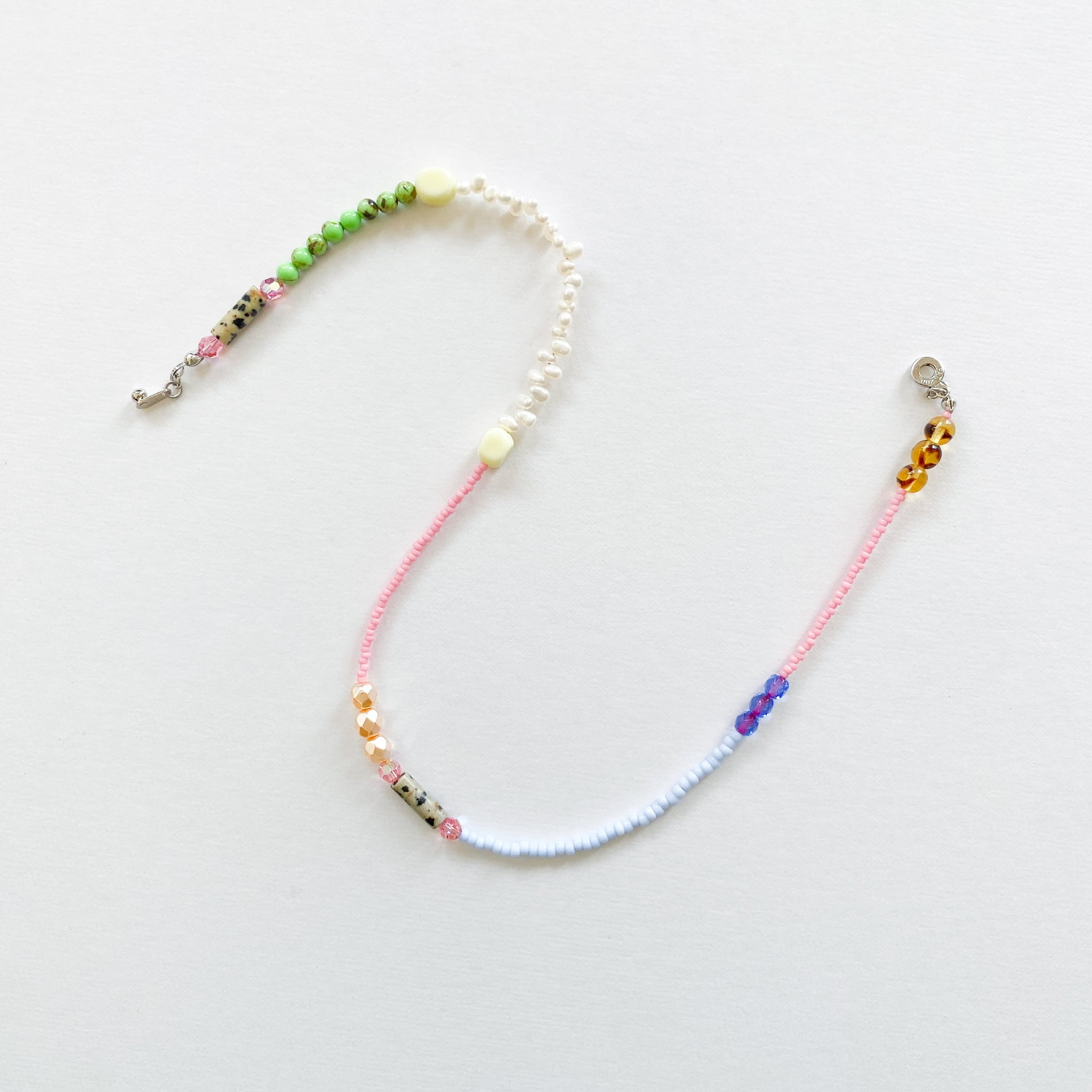 淡水パールとビーズのネックレス