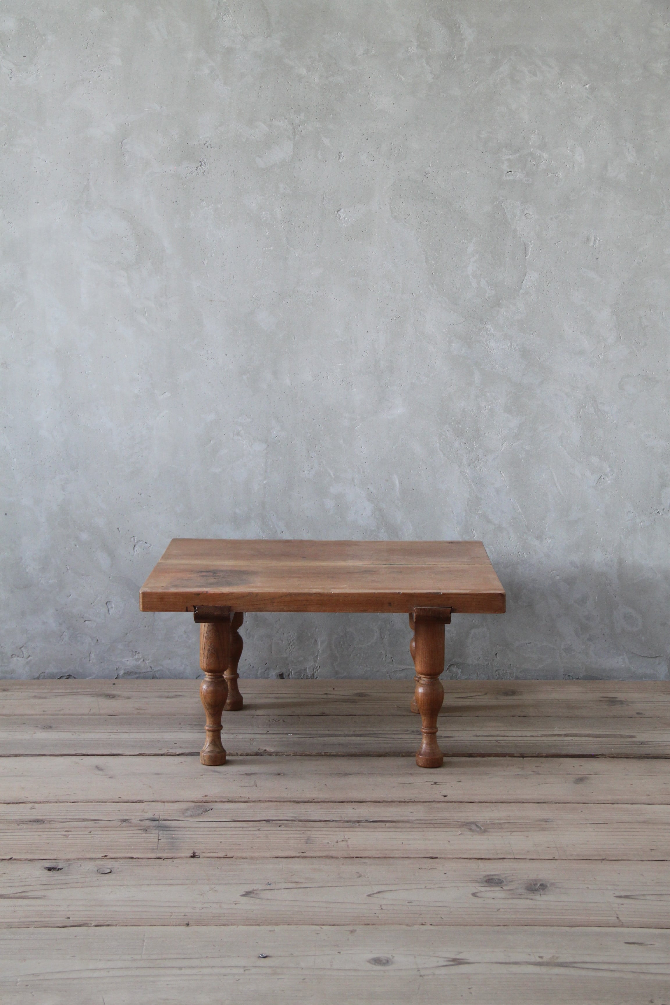 【送料無料】ろくろ足のテーブル 古家具/古道具/アンティーク/机/テーブル/ろくろ足/ローテーブル