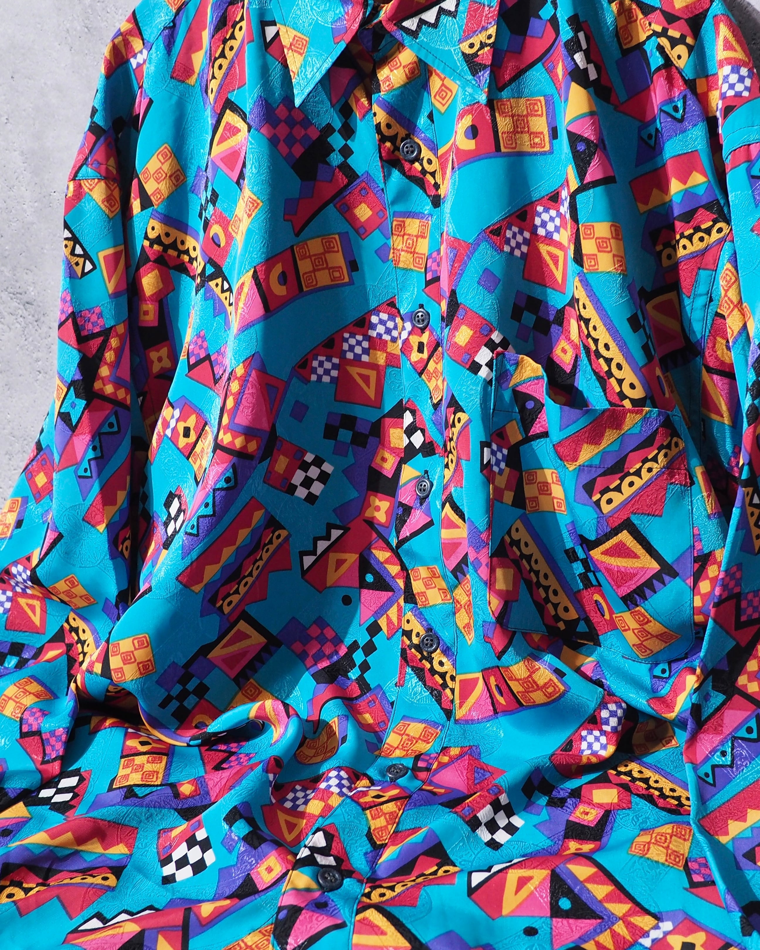1990s Beautiful Geometric patterns vintage Drape loose shirt