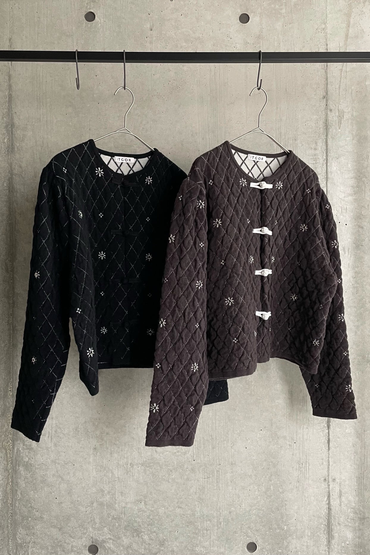Quilting flower beads cardigan BROWN | tyn.TGOR