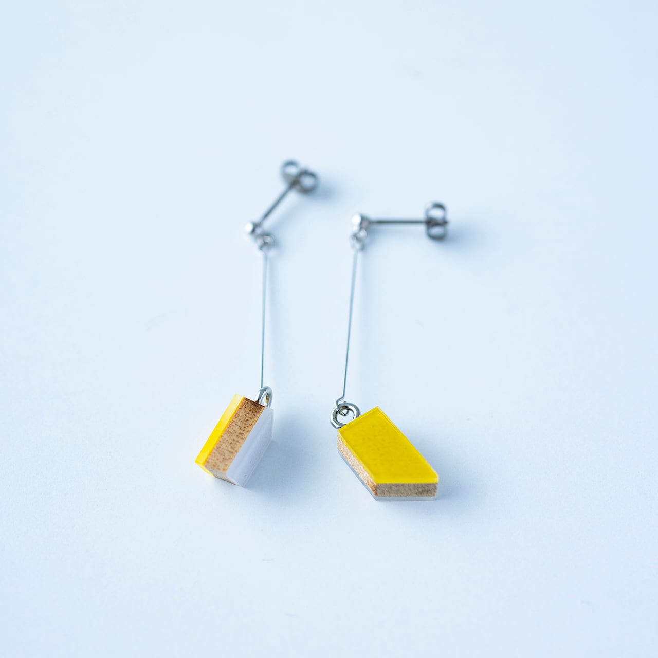 スイングバイカラーカケラピアス