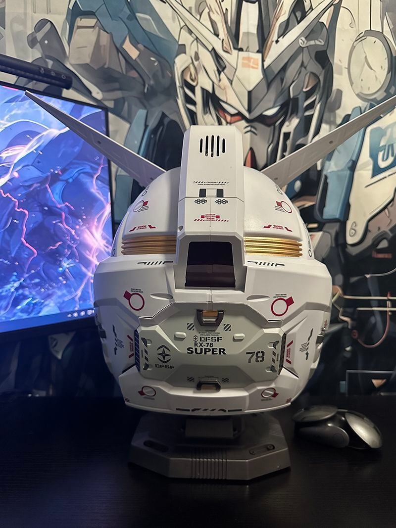 ガンダム発光ヘルメット 全頭着用タイプ 台座付き 高機動戦士コスプレ
