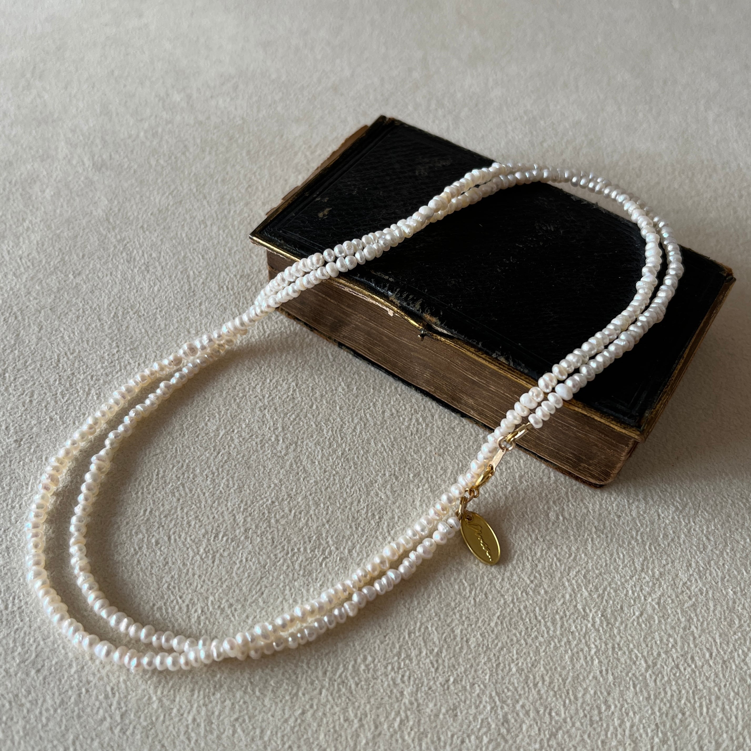 パールのロングネックレス
