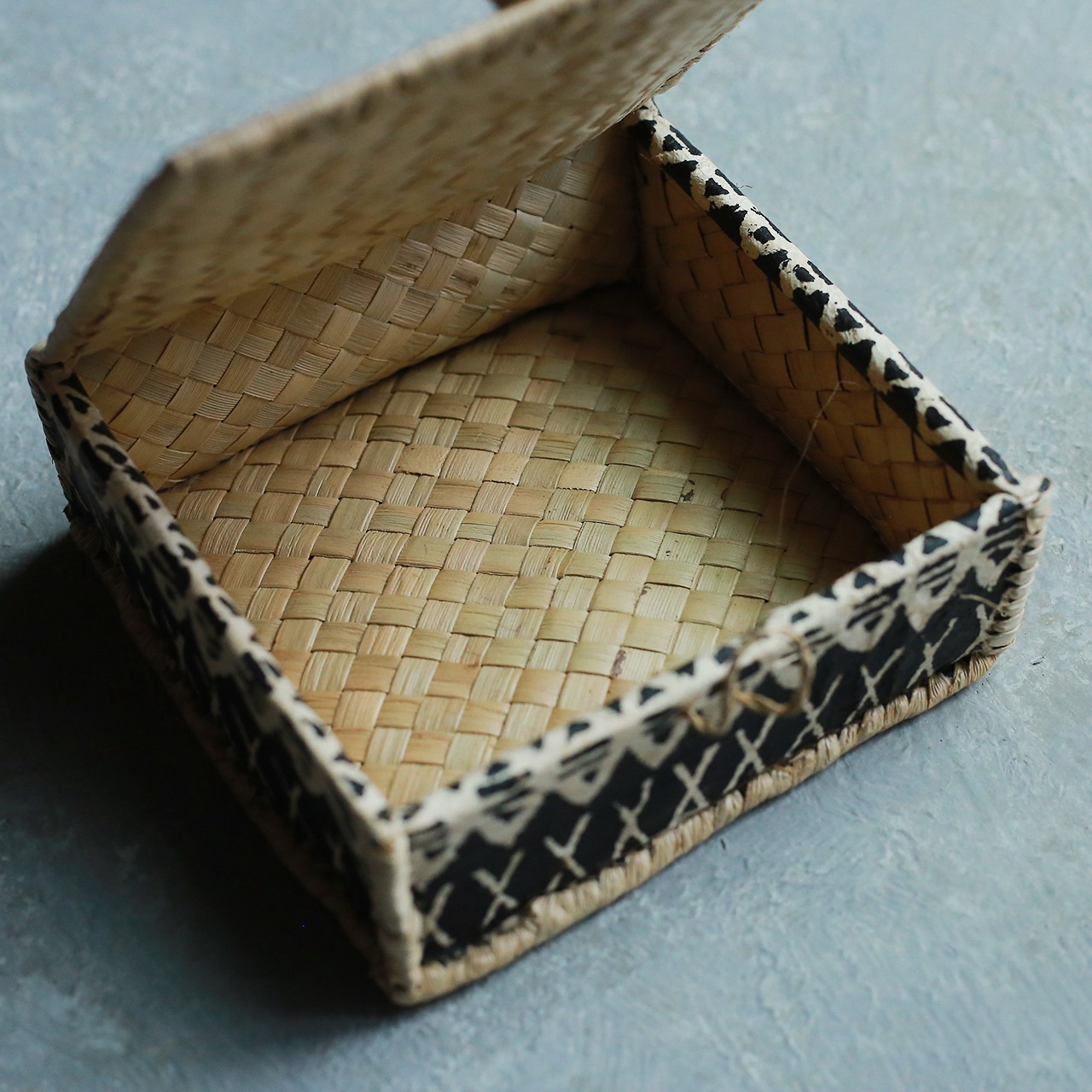 パラオから届いた、和紙の小物入れ（大）