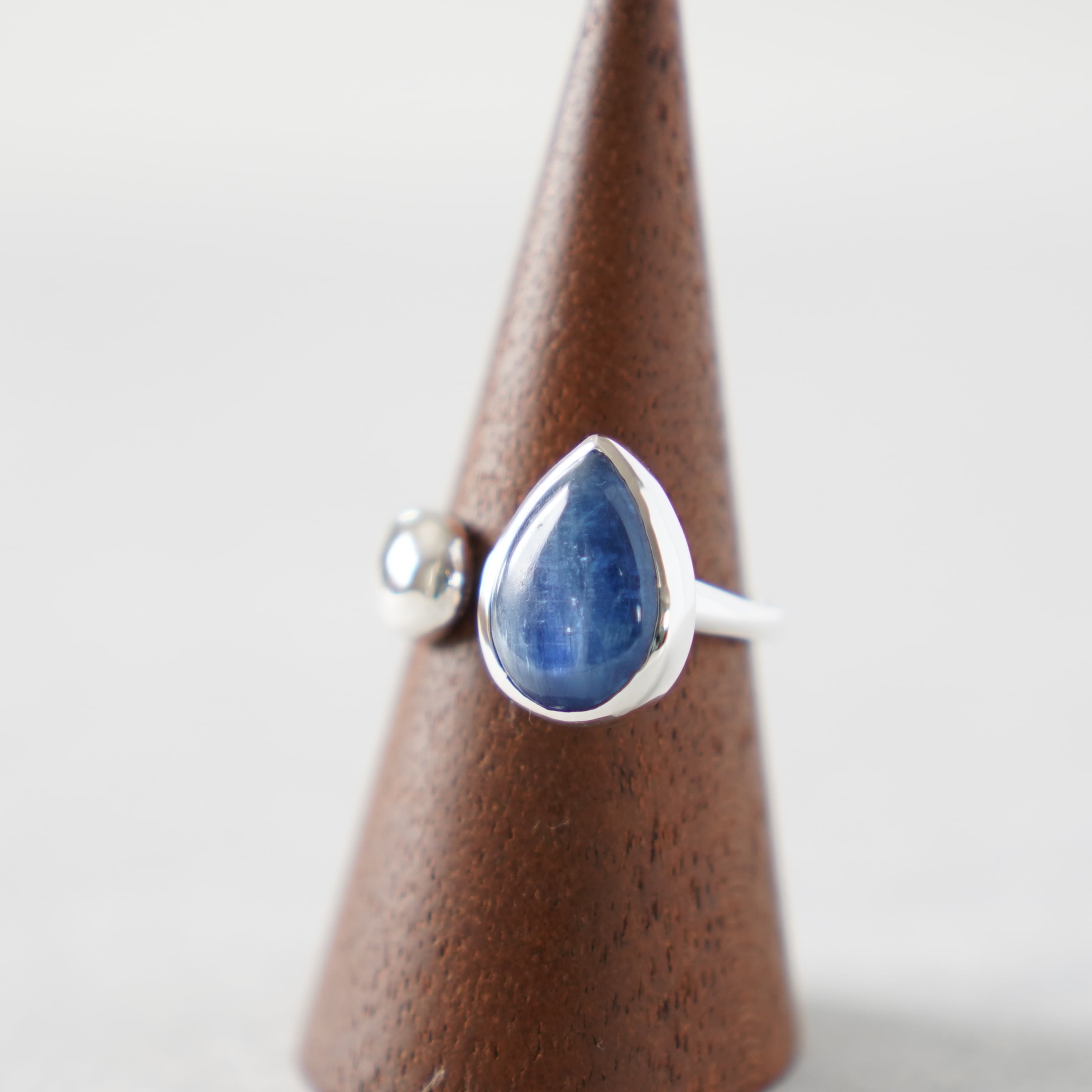 カイヤナイトのペアシェイプフォークリング シルバー《送料無料》天然石