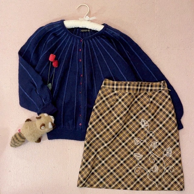 blue radial pattern knit sweater