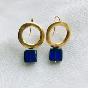 サークルチェコ（青）ピアス