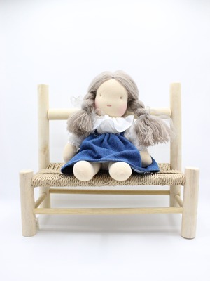 sui. doll bench chair