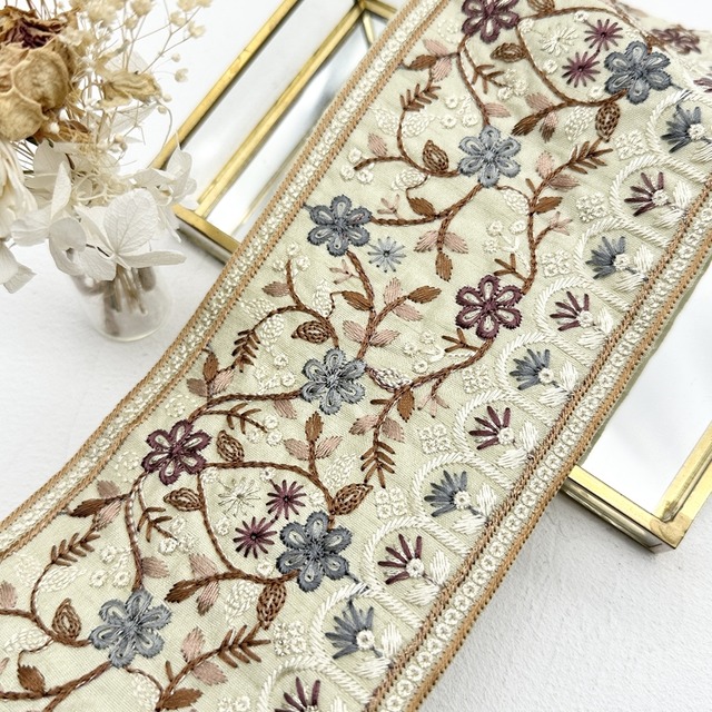 プレシャスモーメント　[イエローグリーン]インド刺繍リボン　2668