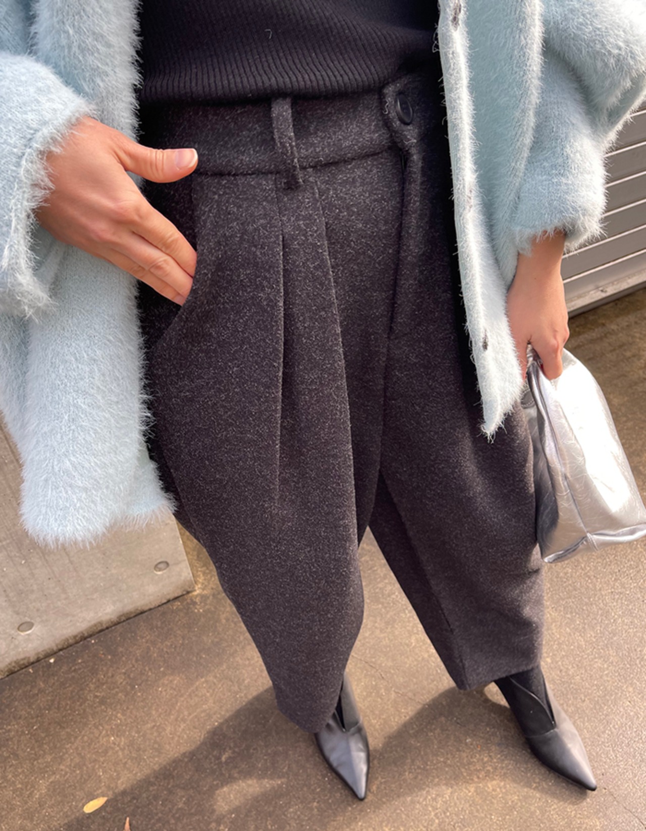 【SALE】Pin-tuck Roll-up Baggy pants_DarkGray