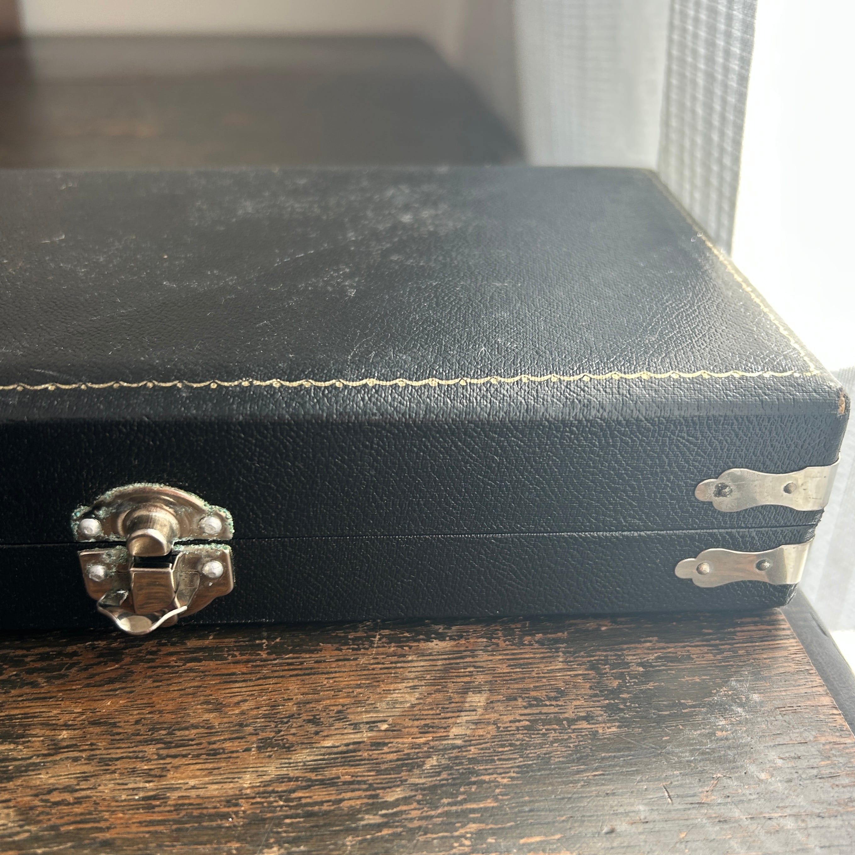 ヴィンテージ リングコレクションケースC  中型　やや太めリング用